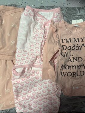 Baby girls  swaddle bundle 0-3months